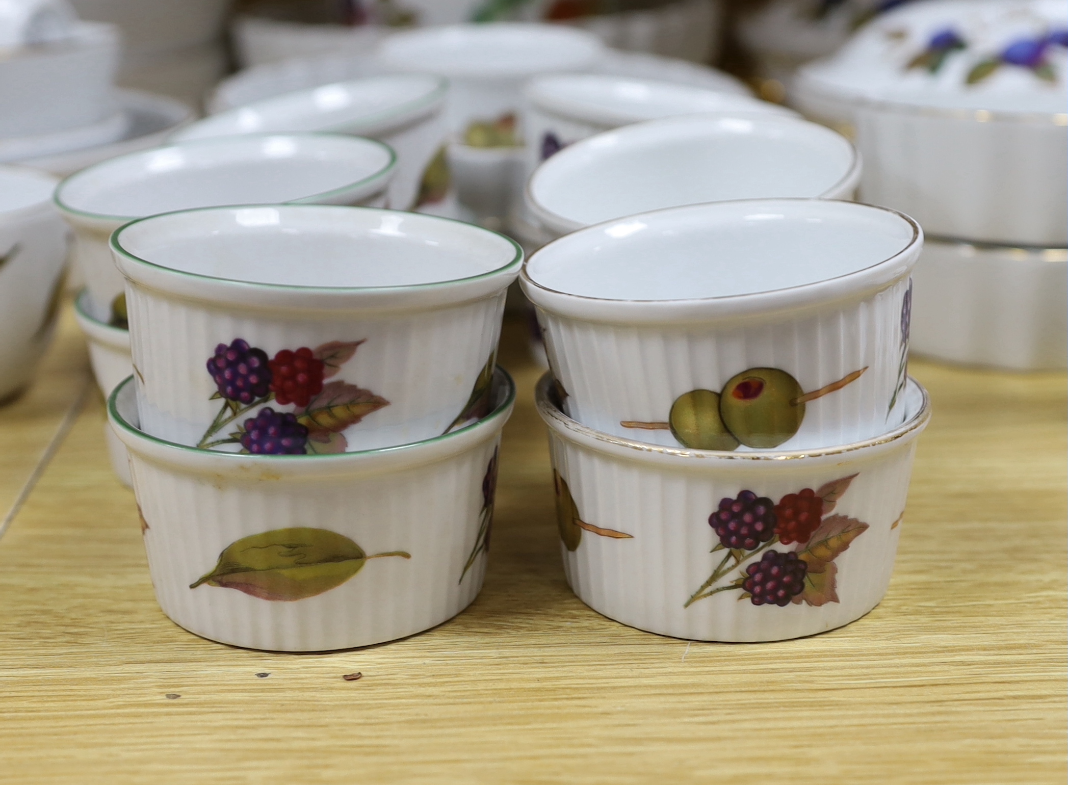 A quantity of Worcester ‘Evesham’ pattern dinner ware